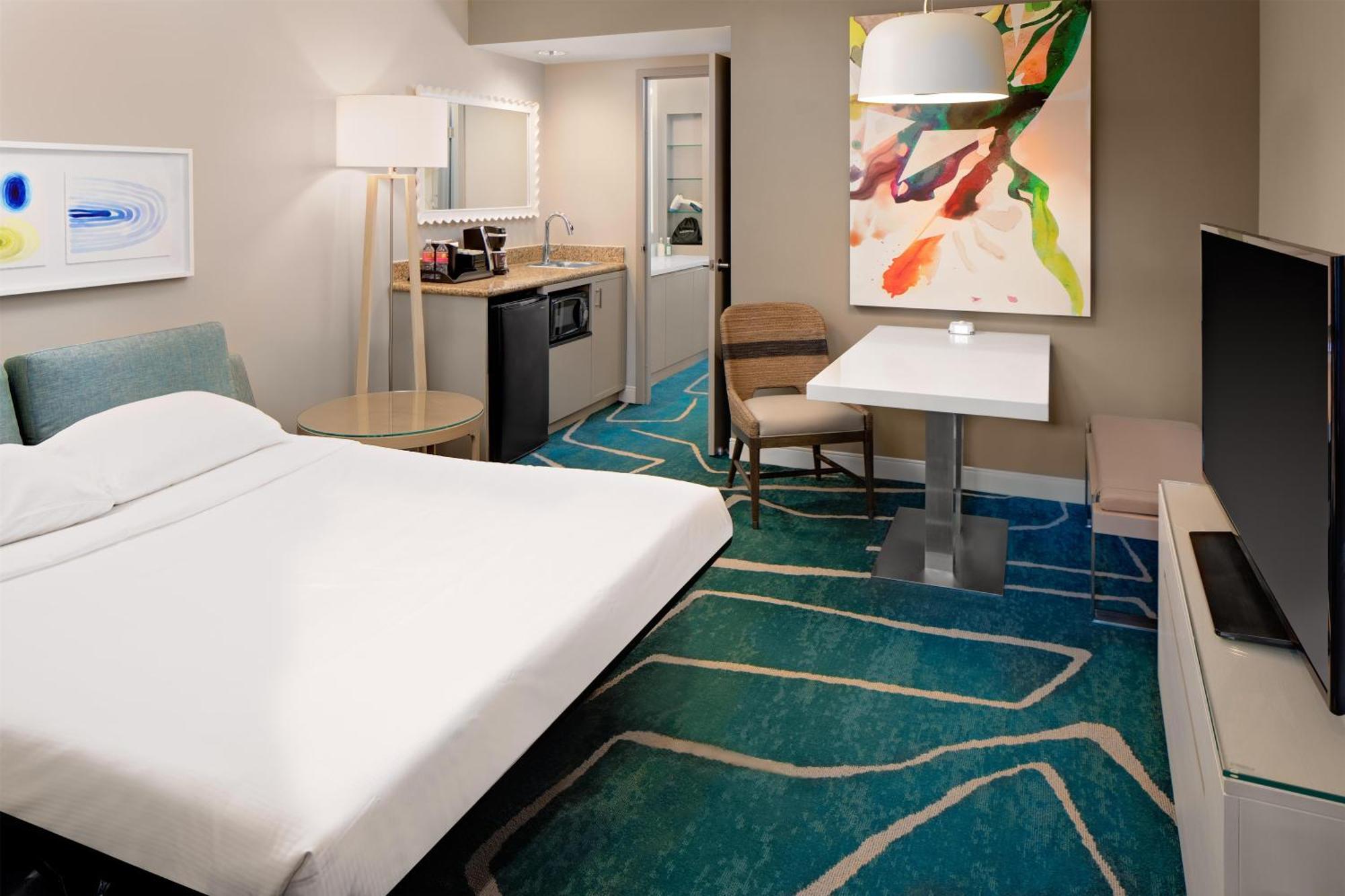 King Suite with Bay View